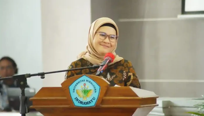 Dukung Pendidikan Tinggi di Indramayu, Bupati Nina Hadiri Wisuda Unwir