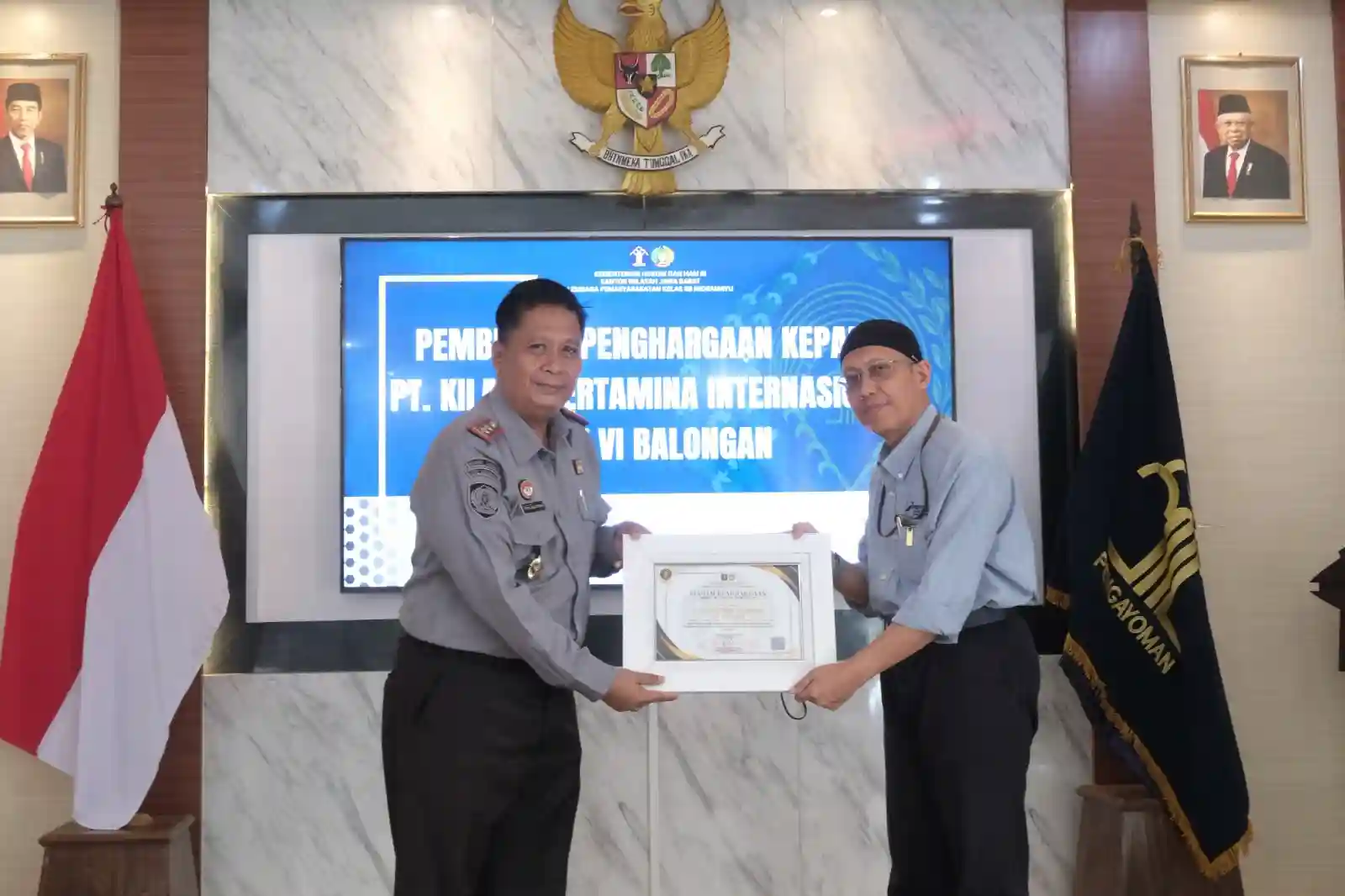 pertamina balongan terima penghargaan dari lapas kelas iib indramayu