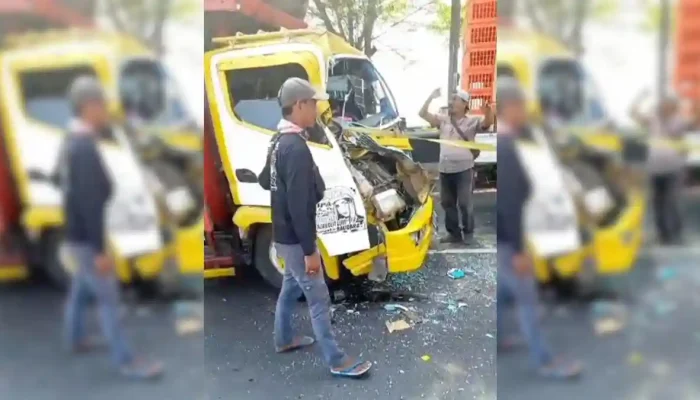 Lakalantas Libatkan Truk dan Mobil Box di Jalur Pantura Indramayu