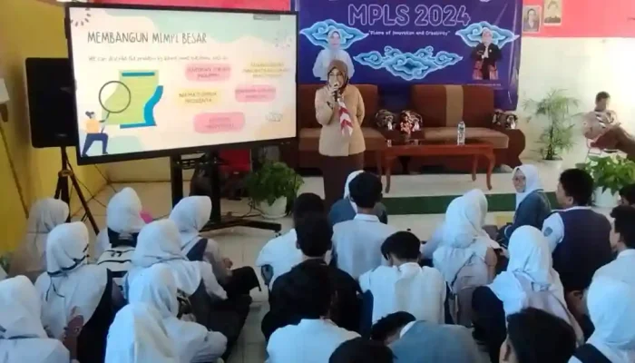 SMAN 1 Kedokanbunder Siapkan Ruang Kelas Baru Agar Suasana Belajar Lebih Berkualitas