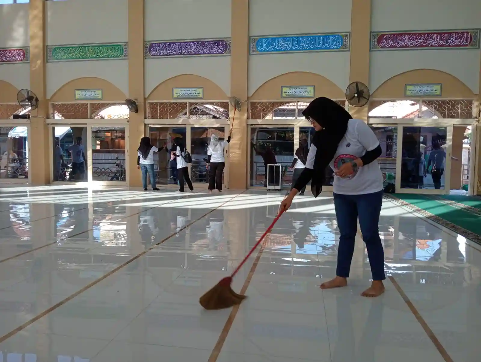 perumdam tda lakukan gerakan bersih masjid di masjid jami al inabah jatibarang baru