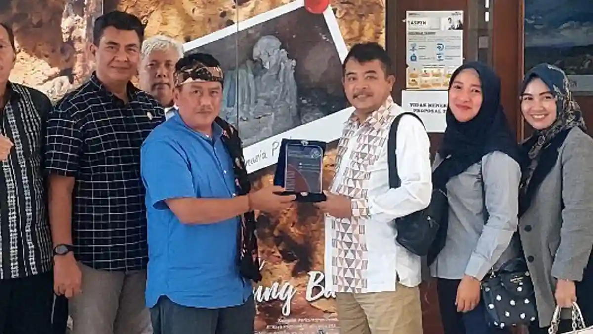 dprd indramayu lakukan kunjungan ke bandung barat