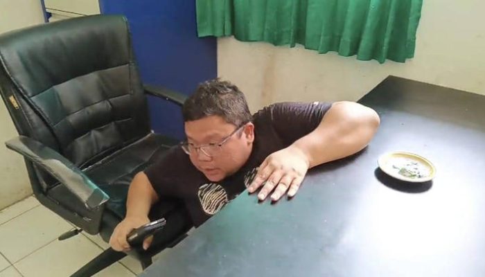 Camat di Lampung Tertangkap Basah Bawa Alat Peraga Kampanye, Bawaslu Turun Tangan!