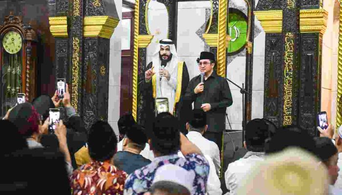 Syaikh Abdurrahman Al Ausy Jadi Imam Di Masjid Agung Indramayu