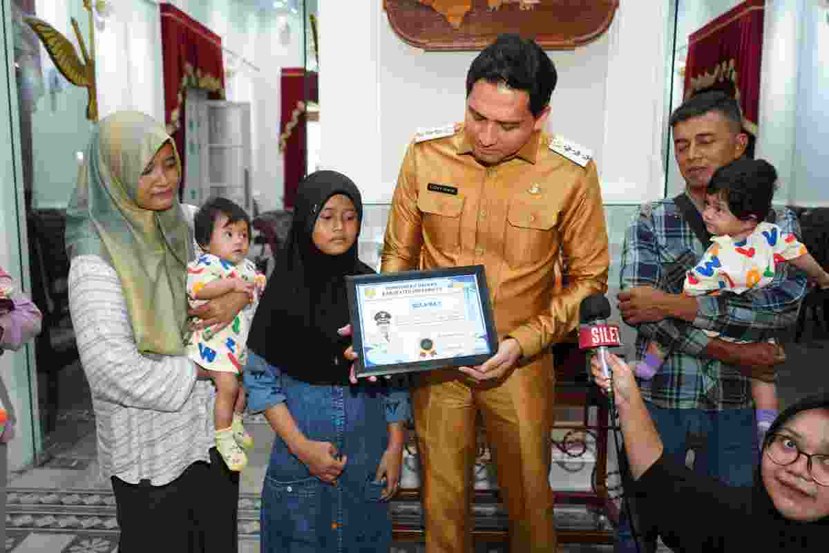 Ibu Melahirkan Bayi Kembar Lima Di Indramayu