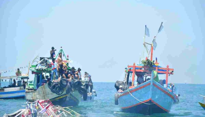 Pesta Laut Karangsong Indramayu,Begitu Meriah