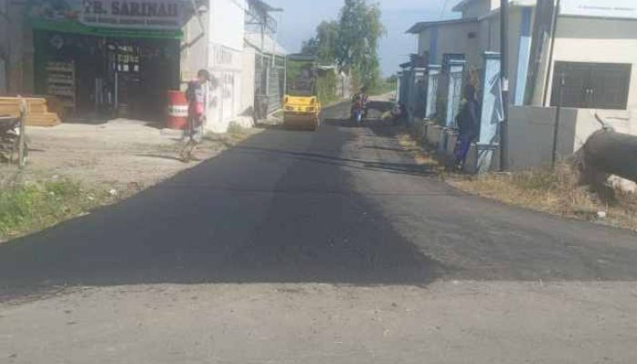 Dinas PUPR Indramayu Lakukan Pemeliharaan Jalan Tembaga Raya