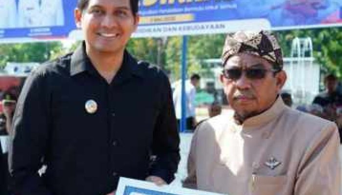 Bupati Indramayu Adakan Upacara Peringati Hardiknas