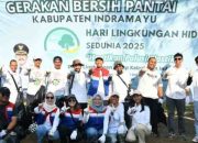 Jelang HLH Kilang Balongan Opsih Limbah Plastik Di Pesisir Pantai