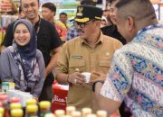 ‎Wabup Indramayu,Tinjau Harga Bahan Pokok Di Pasar Dan Supermarket