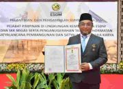 Manager Commrel dan CSR Terima Tanda Kehormatan dari Presiden
