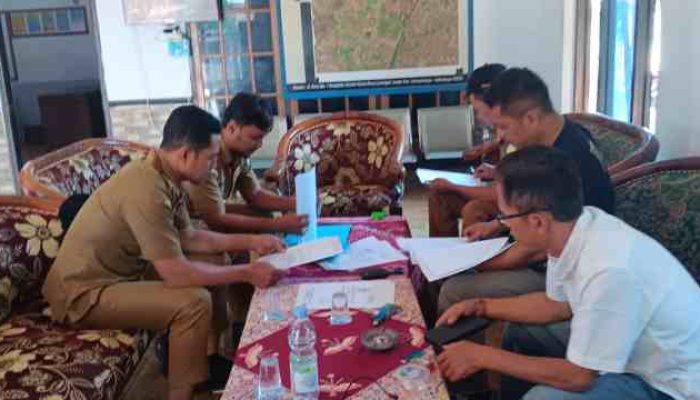Diduga Camat Kertasemaya Tutup Mata, Sekdes dan Kasun Lama Dipertanyakan Statusnya