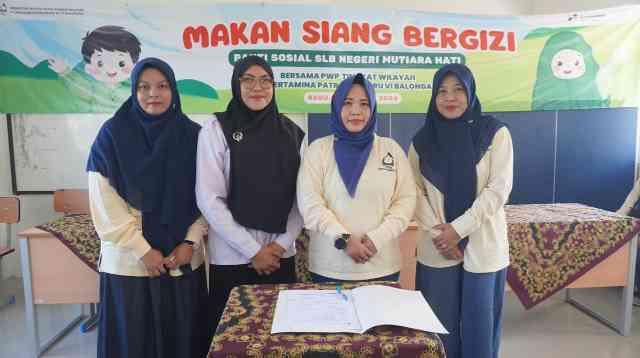 PWP Pertamina Balongan Bagikan Makan Siang Bergizi